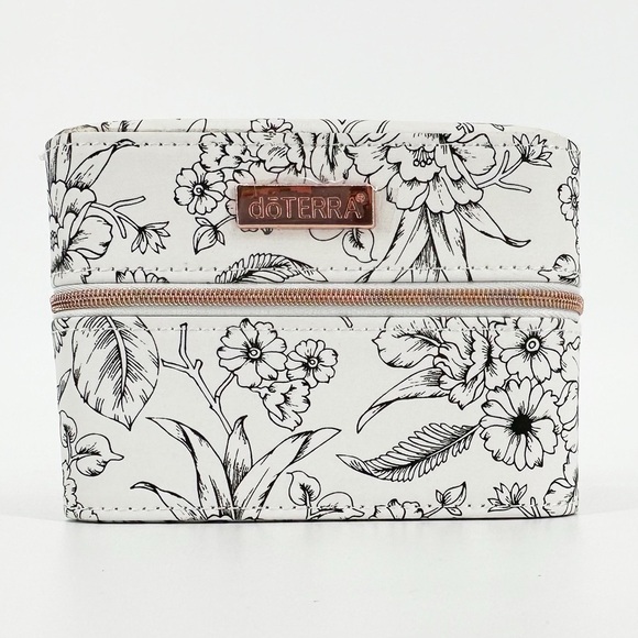 doTERRA Travel Case for Essential Oils - Picture 1 of 5